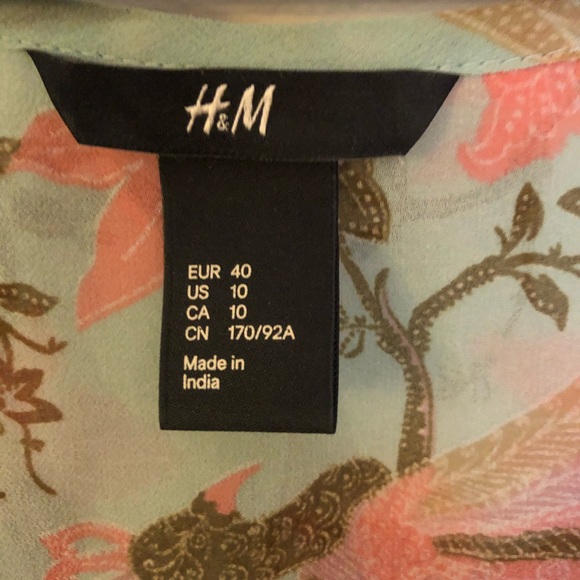 H&M Ruffled, Drapey Blouse - Picture 6 of 6